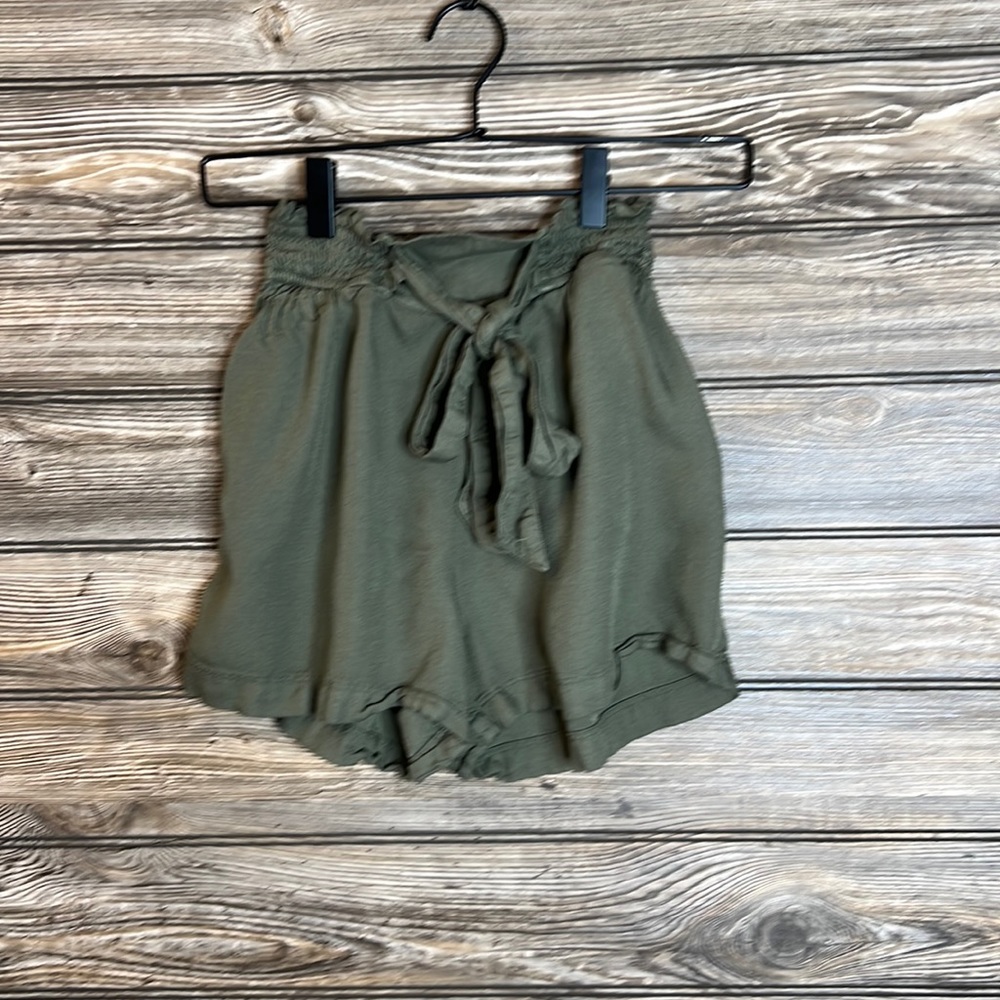 Hollister‎ Women’s Ultra High-Rise Shorts